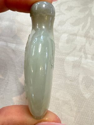 Five various Chinese jade, jadeite, agate and glass snuff bottles, 19th C. — photo 7