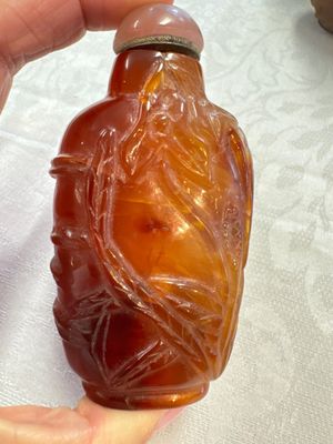 Five various Chinese jade, jadeite, agate and glass snuff bottles, 19th C. — photo 10