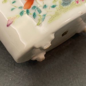 Five various Chinese jardinières and four plates, 19/20th C. — 照片 21