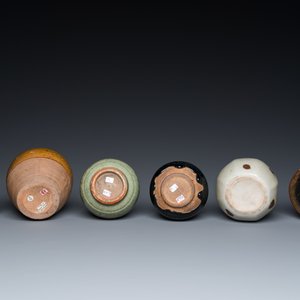 Five various Chinese monochrome-glazed vases and a bowl, Yuan and later — 照片 7