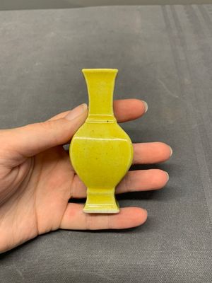 Five various Chinese monochrome miniature vases, 19th C. — photo 14