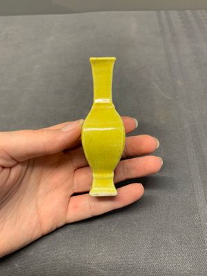 Five various Chinese monochrome miniature vases, 19th C. — photo 17