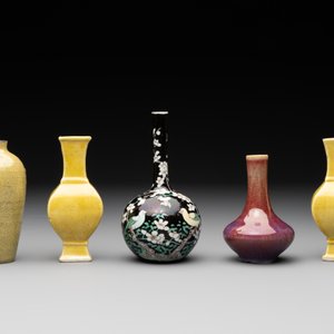 Five various Chinese monochrome miniature vases, 19th C. — photo 2