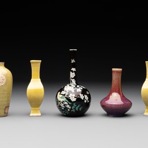 Five various Chinese monochrome miniature vases, 19th C. — photo 3