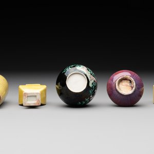 Five various Chinese monochrome miniature vases, 19th C. — photo 7