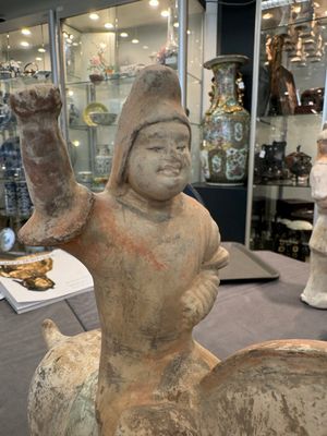 Five various Chinese painted terracotta figures, Tang — photo 5