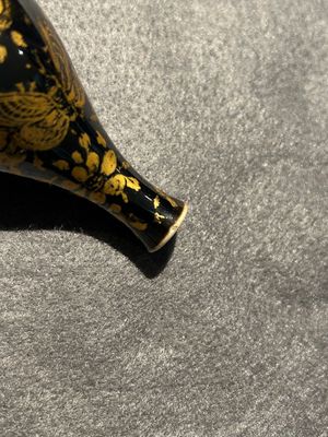 Five various Chinese snuff bottles and three miniature vases, 19/20th C. — 照片 1