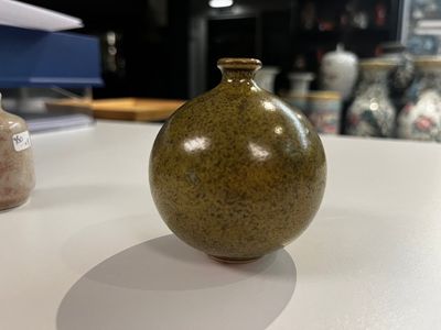 Five various Chinese snuff bottles and three miniature vases, 19/20th C. — 照片 7