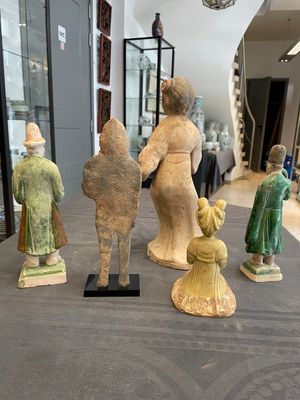 Five various Chinese terracotta figures, Northern Wei/Sui/Ming — photo 8