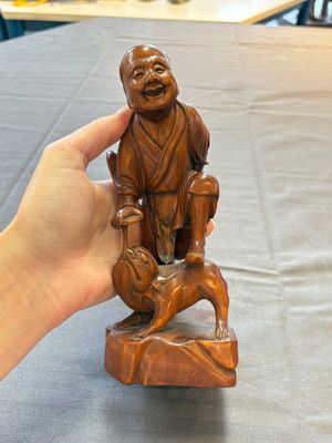 Five various Chinese wooden carvings and a censer, 19/20th C. — photo 16