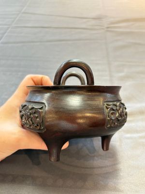 Five various Chinese wooden carvings and a censer, 19/20th C. — photo 23