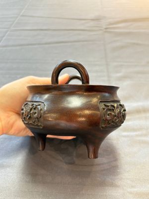 Five various Chinese wooden carvings and a censer, 19/20th C. — photo 25