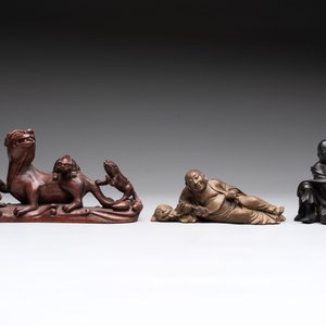 Five various Chinese wooden carvings and a censer, 19/20th C. — photo 2