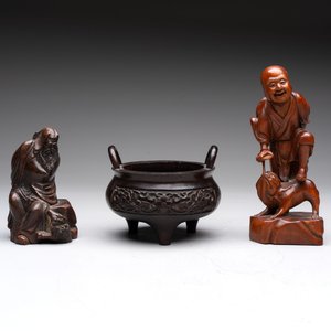 Five various Chinese wooden carvings and a censer, 19/20th C. — photo 10