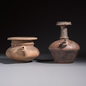 Five various pottery wares and a carved stone fragment, South Asia and Southeast Asia, 18th C. and earlier — 照片 11