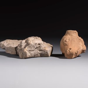 Five various pottery wares and a carved stone fragment, South Asia and Southeast Asia, 18th C. and earlier — 照片 17