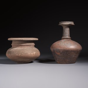 Five various pottery wares and a carved stone fragment, South Asia and Southeast Asia, 18th C. and earlier — 照片 9
