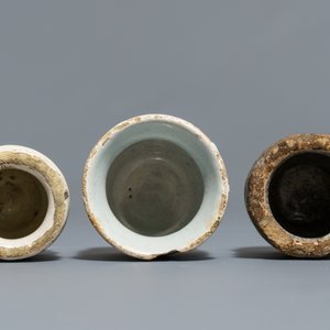 Five white Dutch Delft albarello-shaped ointment jars, 17th C. — 照片 7