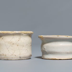 Five white Dutch Delft albarello-shaped ointment jars, 17th C. — 照片 8