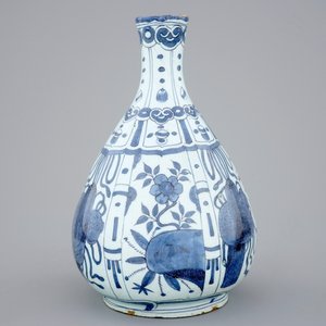 Flesvormige vaas met chinoiserie decor, Delft, eind 17e eeuw — foto 3
