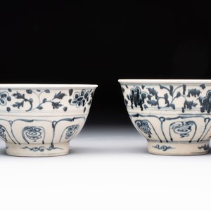 Four Annamese or Vietnamese blue and white bowls with floral design from the Hoi An shipwreck, 15/16th C. — photo 5