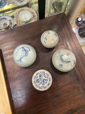 Four Annamese or Vietnamese blue and white covered boxes and four jarlets, Hoi An shipwreck, 15/16th C. — photo 7