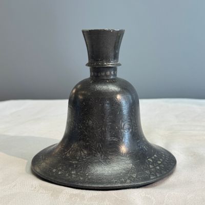 Four Bidri metal hookah bases and a copper hookah base or vase — 照片 3