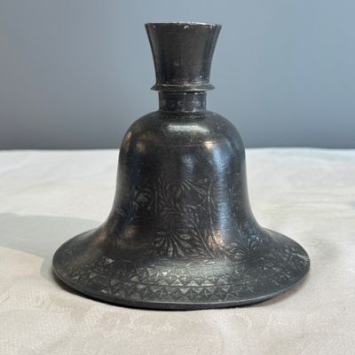 Four Bidri metal hookah bases and a copper hookah base or vase — 照片 4