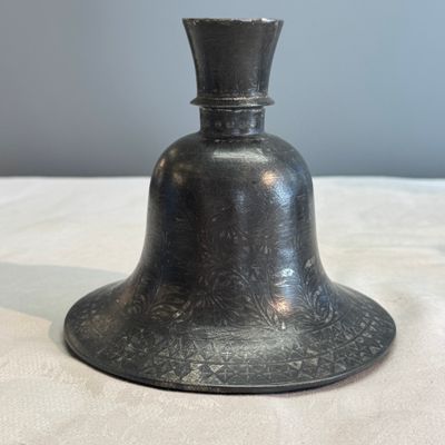 Four Bidri metal hookah bases and a copper hookah base or vase — 照片 5