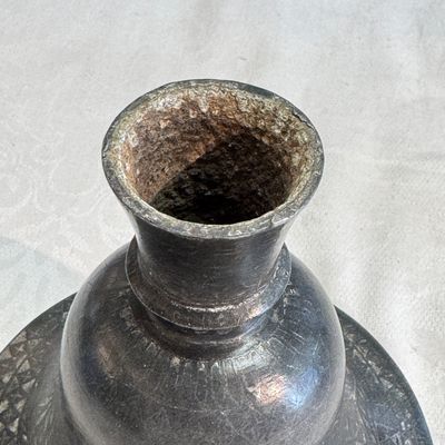Four Bidri metal hookah bases and a copper hookah base or vase — 照片 8