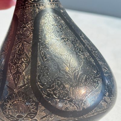 Four Bidri metal hookah bases and a copper hookah base or vase — 照片 15