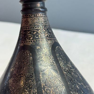 Four Bidri metal hookah bases and a copper hookah base or vase — 照片 16