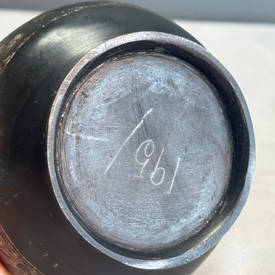 Four Bidri metal hookah bases and a copper hookah base or vase — 照片 20