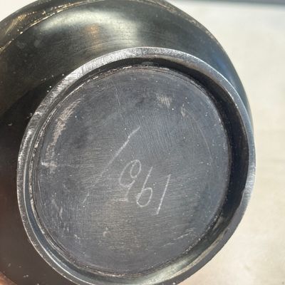 Four Bidri metal hookah bases and a copper hookah base or vase — 照片 21
