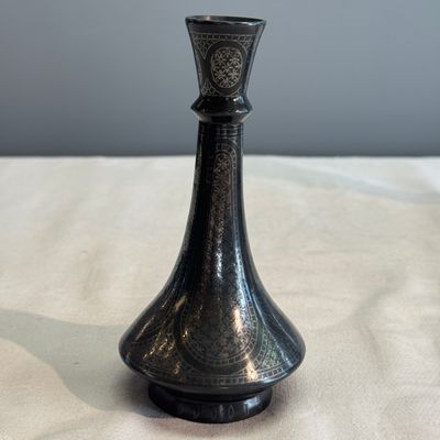 Four Bidri metal hookah bases and a copper hookah base or vase — 照片 23