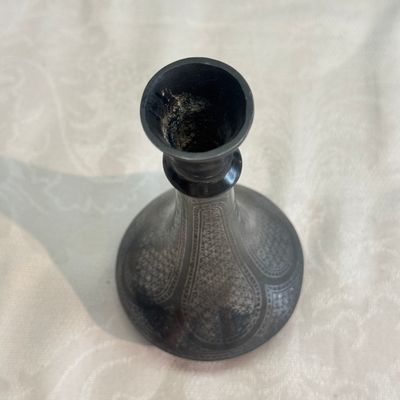 Four Bidri metal hookah bases and a copper hookah base or vase — 照片 29