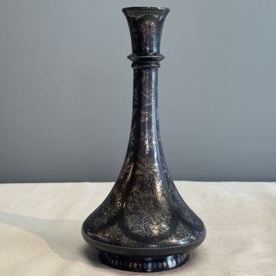Four Bidri metal hookah bases and a copper hookah base or vase — 照片 35