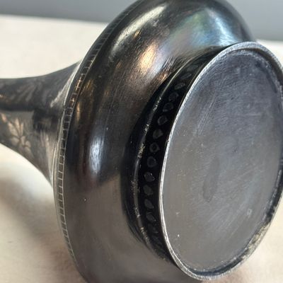 Four Bidri metal hookah bases and a copper hookah base or vase — 照片 42