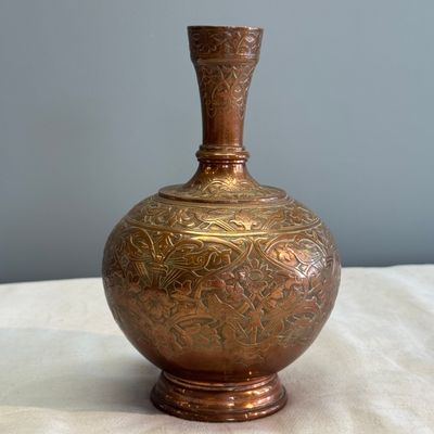 Four Bidri metal hookah bases and a copper hookah base or vase — 照片 43