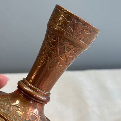 Four Bidri metal hookah bases and a copper hookah base or vase — 照片 52