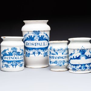 Four blue and white Dutch Delft pharmacy jars, 18th C. — photo 1