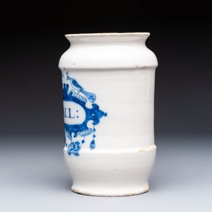 Four blue and white Dutch Delft pharmacy jars, 18th C. — photo 3