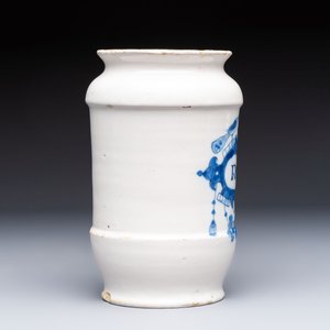 Four blue and white Dutch Delft pharmacy jars, 18th C. — photo 5