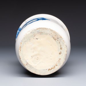 Four blue and white Dutch Delft pharmacy jars, 18th C. — photo 7