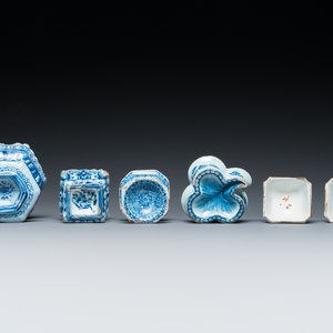 Four blue and white Dutch Delft salts and two small numerically inscribed bowls, 18th C. — 照片 6
