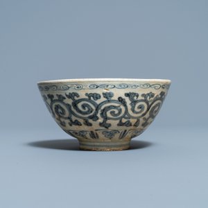Four blue and white Vietnamese or Annamese ceramics and a Chinese jarlet, 15/16th C. — 照片 4