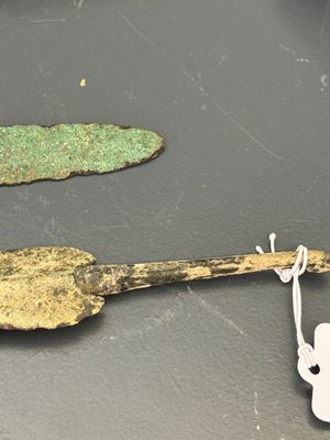 Four bronze daggers and a sword, Luristan and Syria, 1st C. B.C. — 照片 6