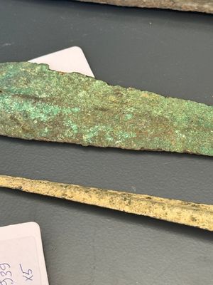 Four bronze daggers and a sword, Luristan and Syria, 1st C. B.C. — 照片 8