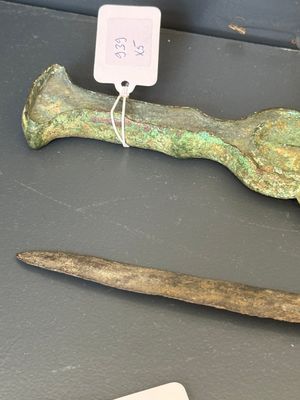 Four bronze daggers and a sword, Luristan and Syria, 1st C. B.C. — 照片 10