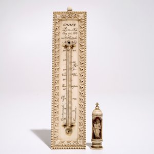 Four carved ivory figures, a miniature altar and a thermometer, Dieppe and other workshops, 19th C. — photo 8